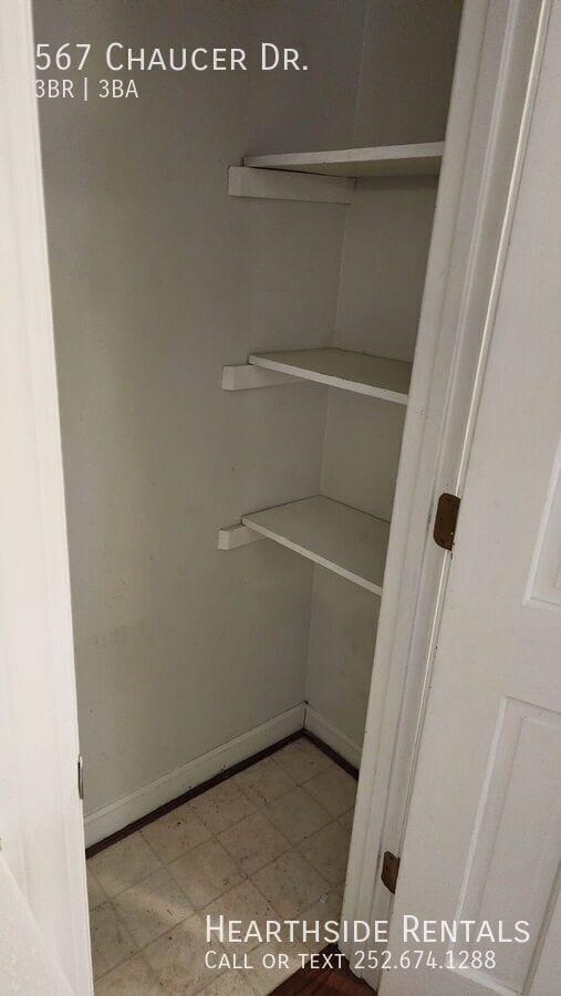 Building Photo - 567 Chaucer Dr