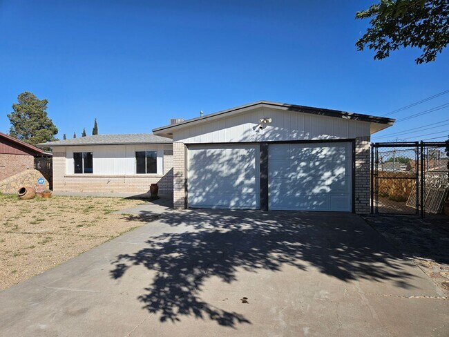 Primary Photo - Great home in east El Paso