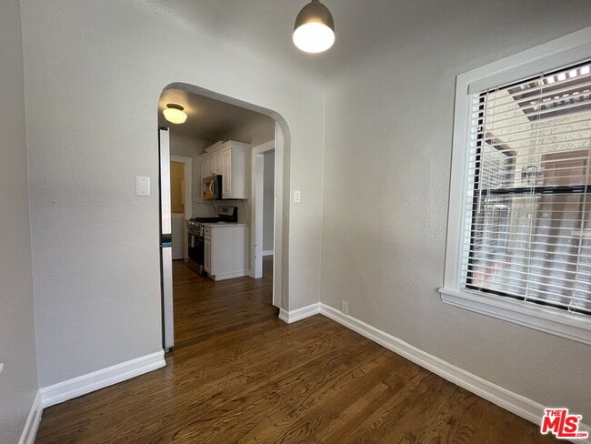 Building Photo - 3642 Empire Dr