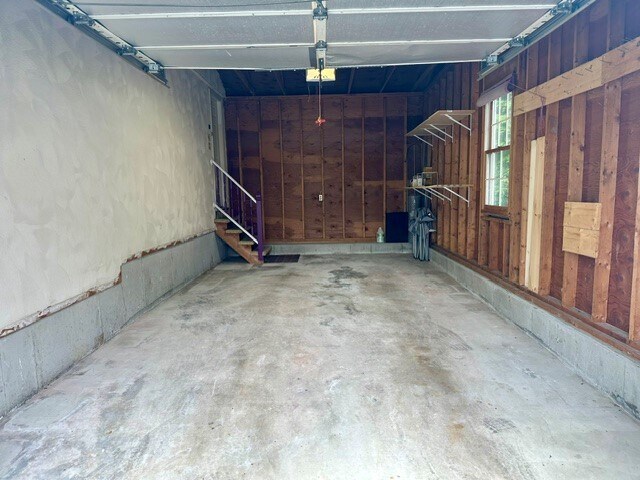 Garage - 143 Oak Park Dr