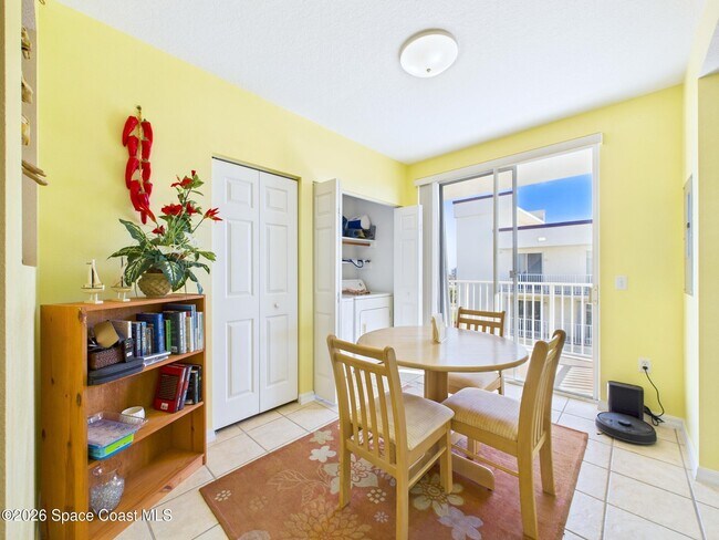 Building Photo - 8951 Lake Dr