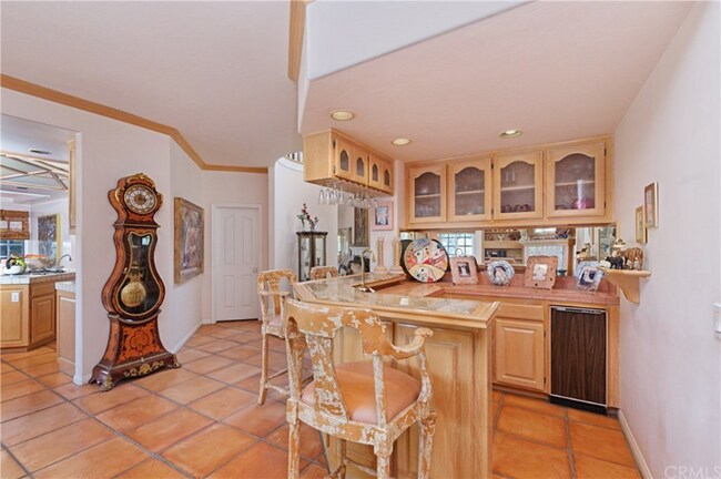 Building Photo - 6 South Peak