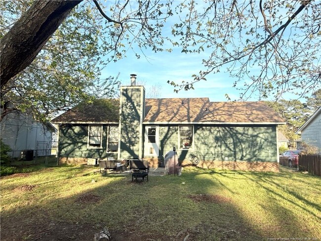 Building Photo - 6873 Kizer Dr