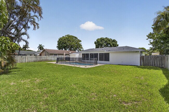 Building Photo - 11760 Inverness Cir
