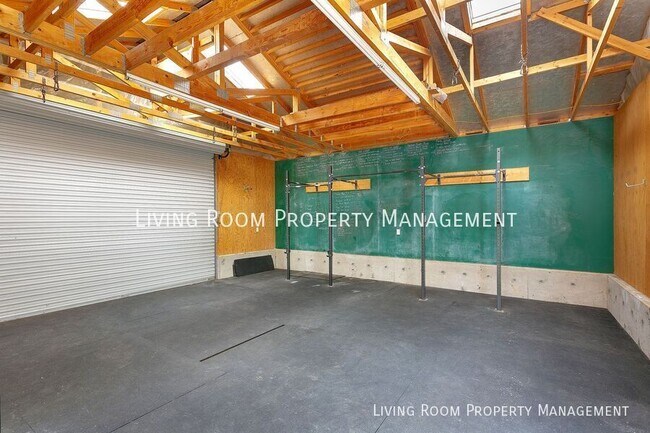 Building Photo - 5515 N Bowdoin St