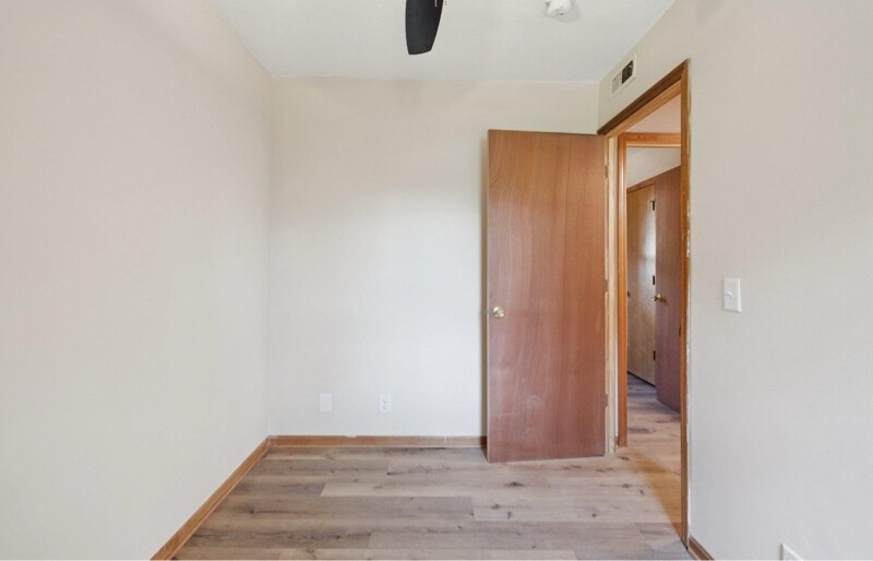 Building Photo - 3355 N 40th Ave