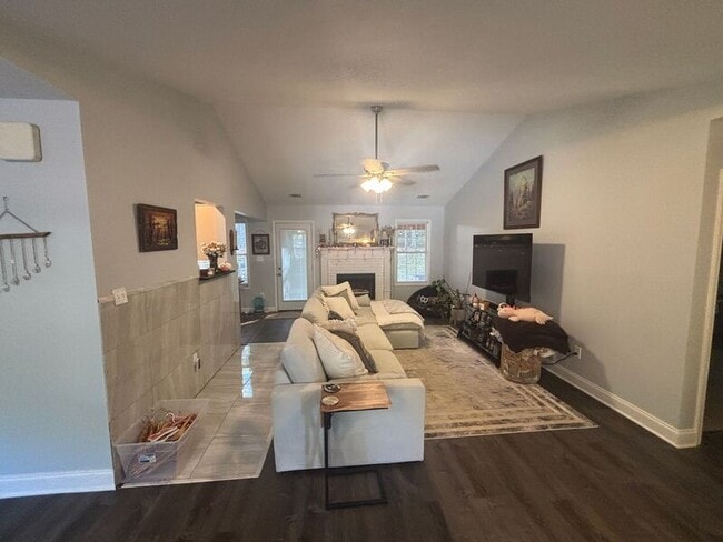 Building Photo - 454 Fernwood Cir