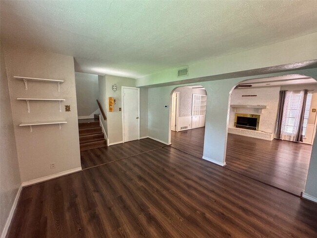 Building Photo - 1213 Idlewood Dr