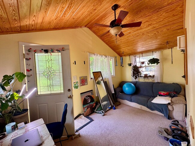 Building Photo - Charming Carrboro Classic | 3-Bedroom Home Steps from Downtown!