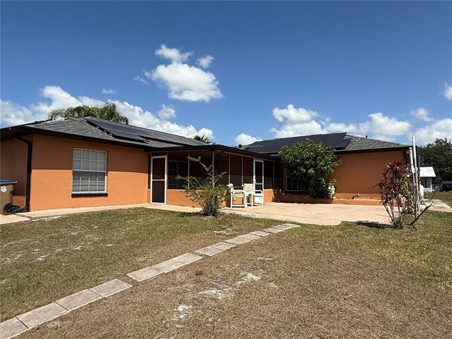 Building Photo - 3900 Oak Pointe Blvd