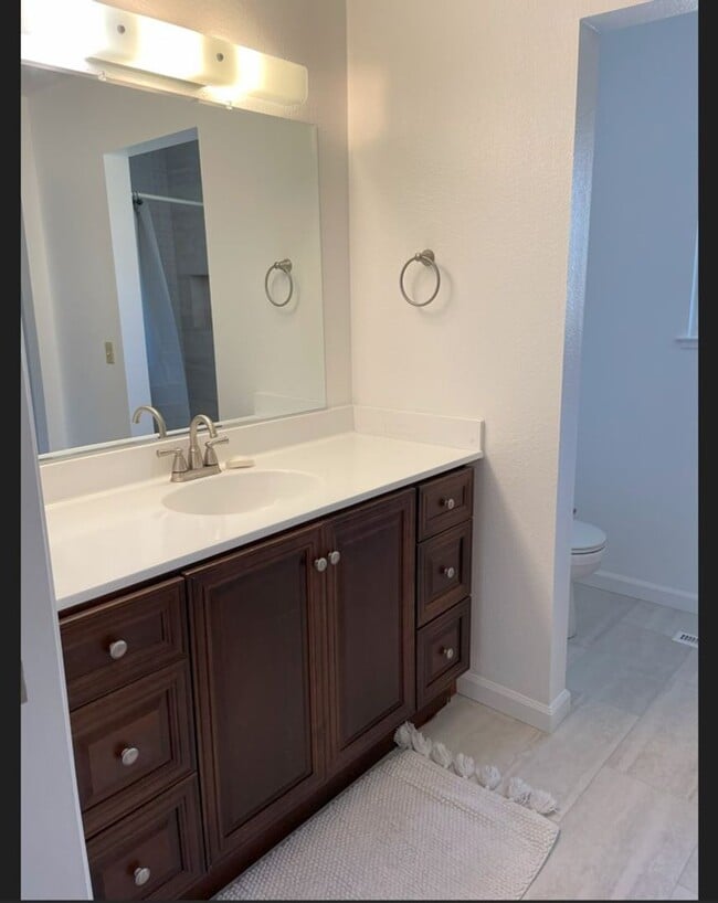 Building Photo - ~Spacious 5 Bed/2 Bath Home in D Section~ Available Now!