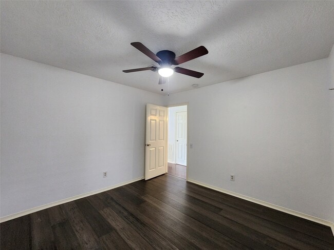 Building Photo - 1322 Valley Landing Dr