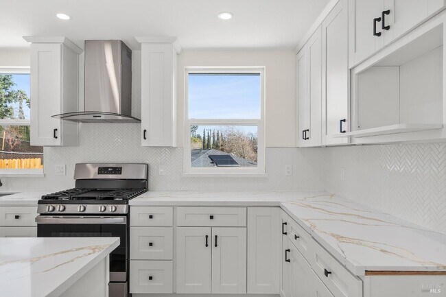 Building Photo - 8 Corte Dorado