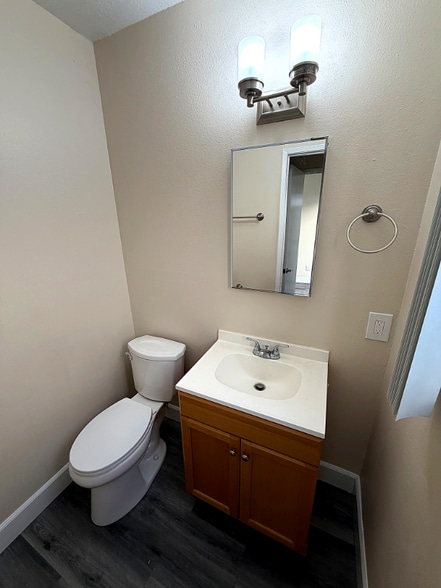 Building Photo - 610 Silverwood Ave