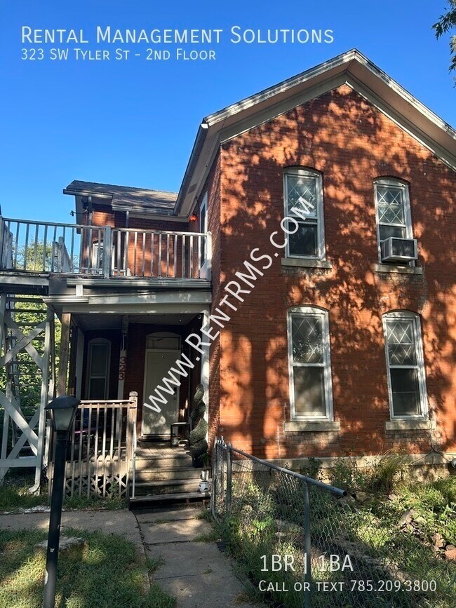 Building Photo - 323 SW Tyler St 2nd Floor- 1BED/1 BATH