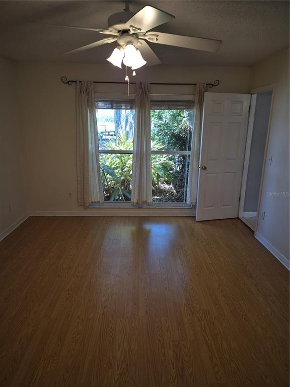 Building Photo - 9802 Riverview Dr