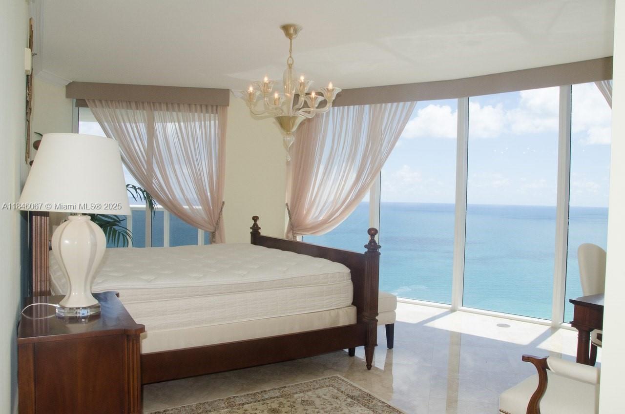 Building Photo - 17201 Collins Ave