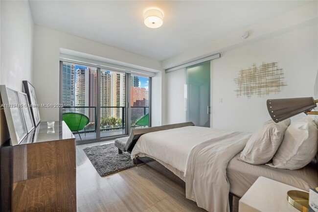 Building Photo - 1451 Brickell Ave