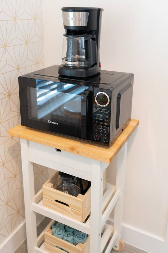 Building Photo - 1407 E McKinley St