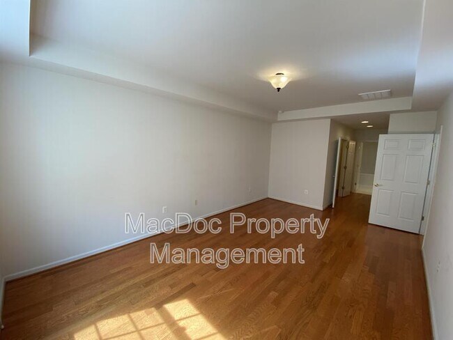 Building Photo - 1012 Maureen Dr