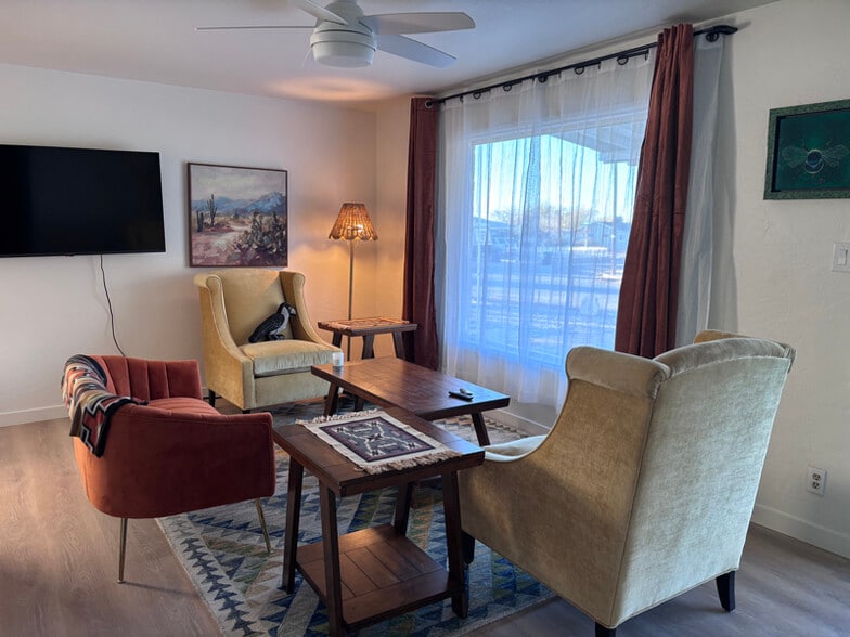 Building Photo - 9402 Claremont Ave NE