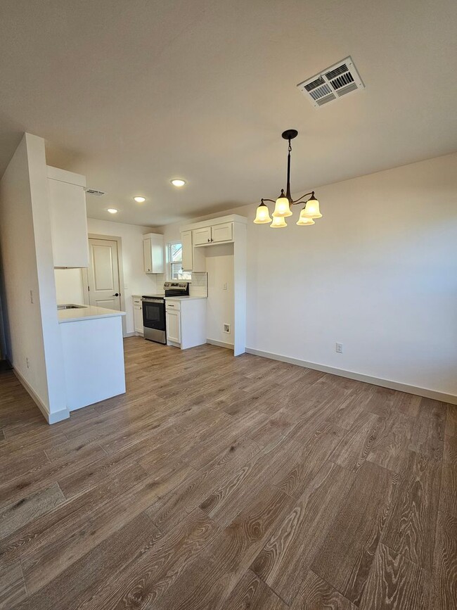 Building Photo - (3) Bed/(2.5) Bath Townhome Avail NOW! New Construction!