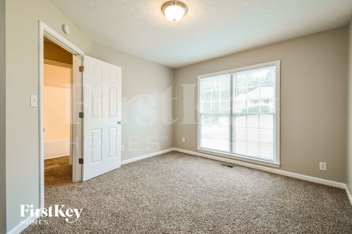 Building Photo - 268 Yellowstone Dr