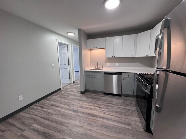 Building Photo - 379 Huse Rd