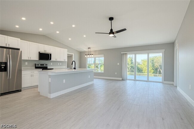 Building Photo - 402 NE 31st Terrace