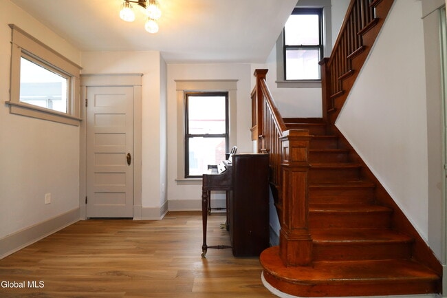 Building Photo - 442 Plymouth Ave