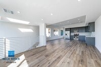 Building Photo - 5241 Huntington Dr N