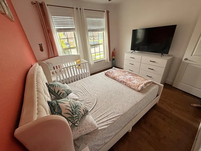 Building Photo - 325 Augusta Ct