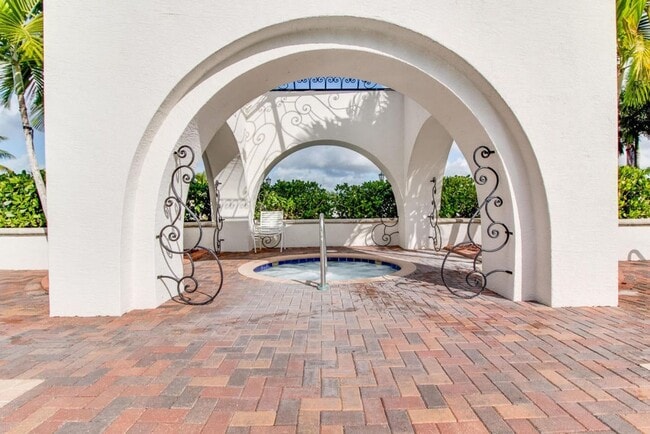 Building Photo - 9615 Shepard Pl