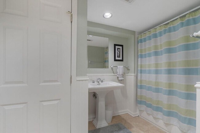 Building Photo - 97 Huntington Rd NE