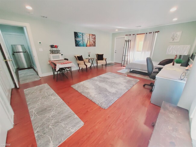 Building Photo - Studio, 1 bath Condo - 55 Waterbury Ave Un...