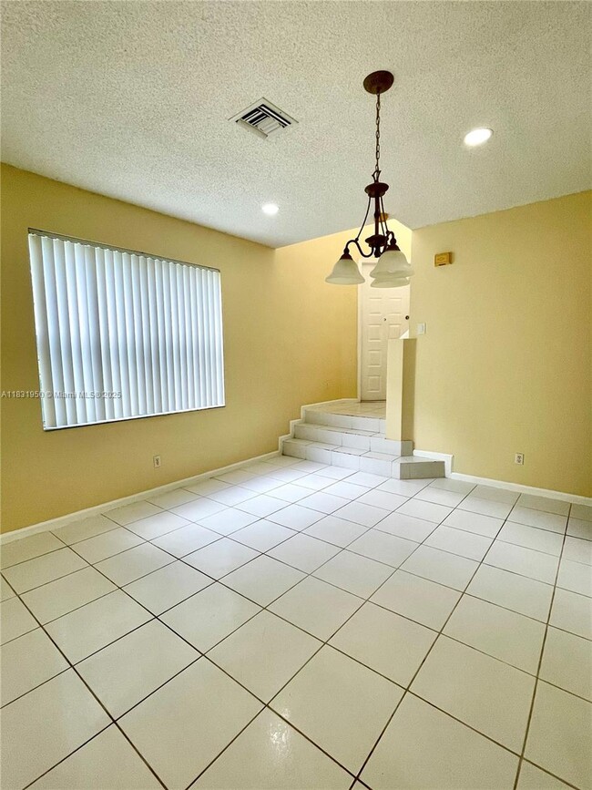Building Photo - 160 NW 97th Terrace