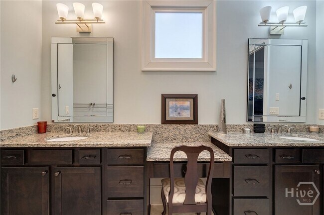 Building Photo - 3530 Greenleffe Dr
