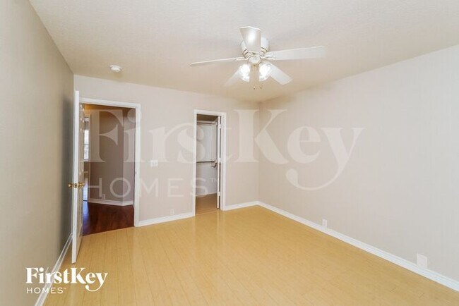 Building Photo - 15827 Brisbane Dr