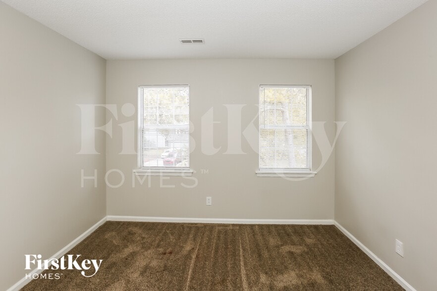 Building Photo - 7115 Scuppernong Ct