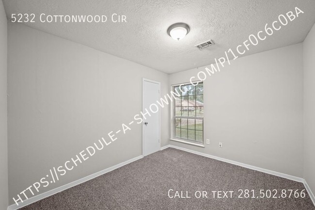 Building Photo - 5232 Cottonwood Cir