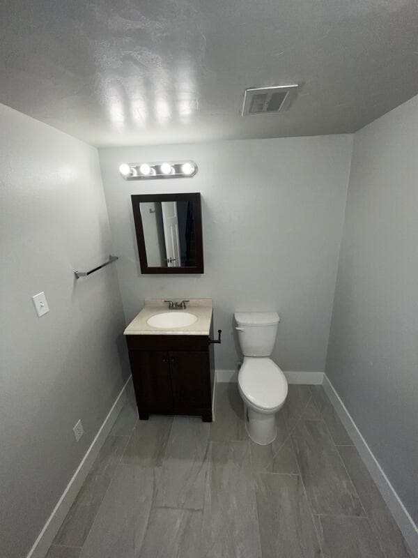 Building Photo - 1087 N 150 W