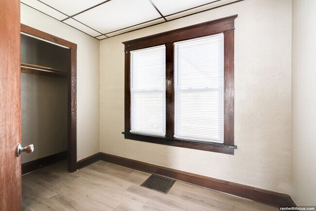 Building Photo - 1901 S Jefferson St