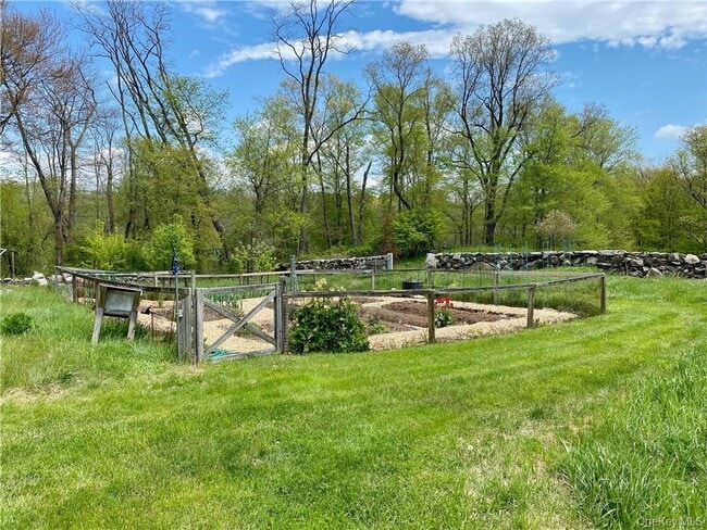 Building Photo - 333 Hook Rd