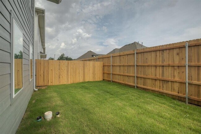 Building Photo - Luxury NEW 3 Bedroom 2.5 Bathroom Townhome...
