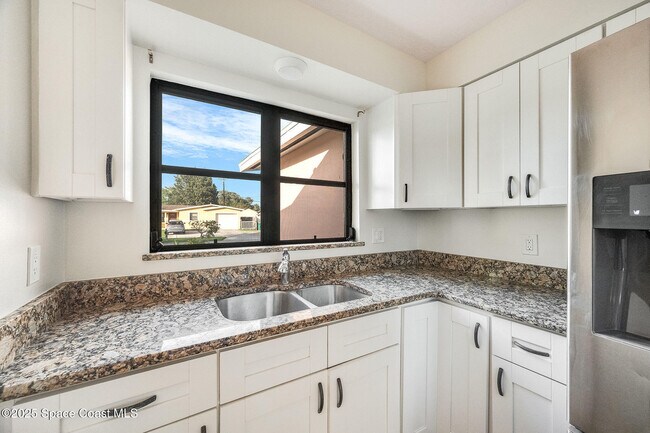 Building Photo - 155 Melbourne Ave