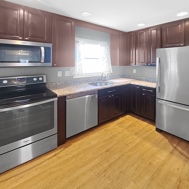 Building Photo - Pet Friendly Mid-Century Modern Rambler wi...