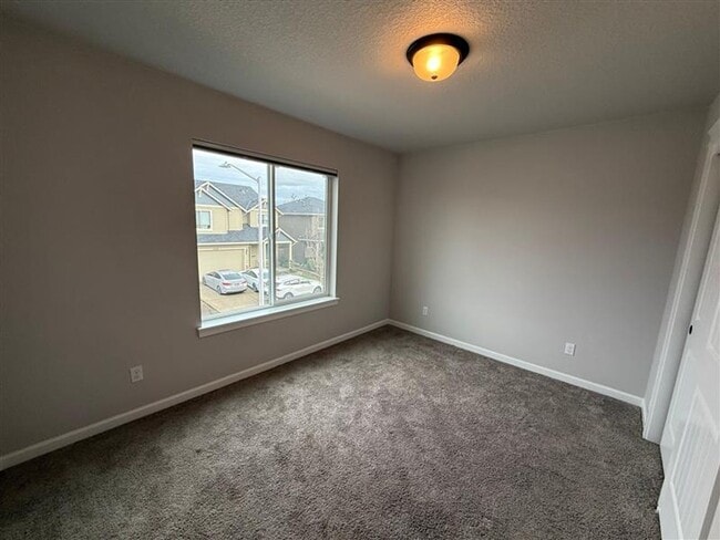 Building Photo - 1223 S 11th Pl