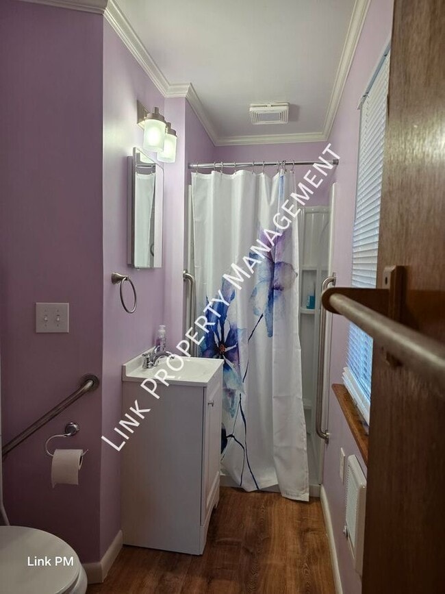 Building Photo - 3731 Knollwood Dr