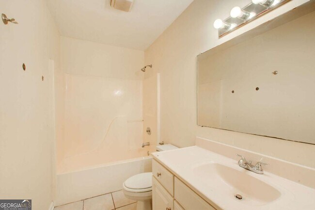 Building Photo - 2462 Empire Forest Dr