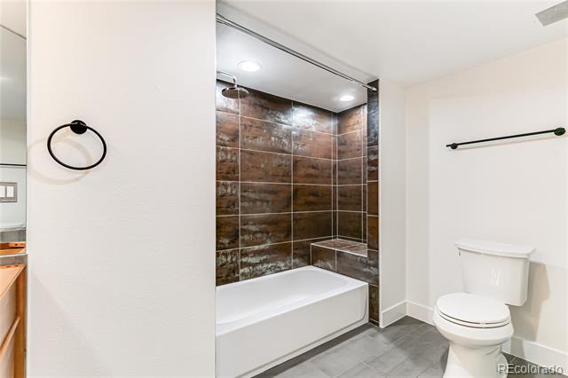 Building Photo - 350 Detroit St